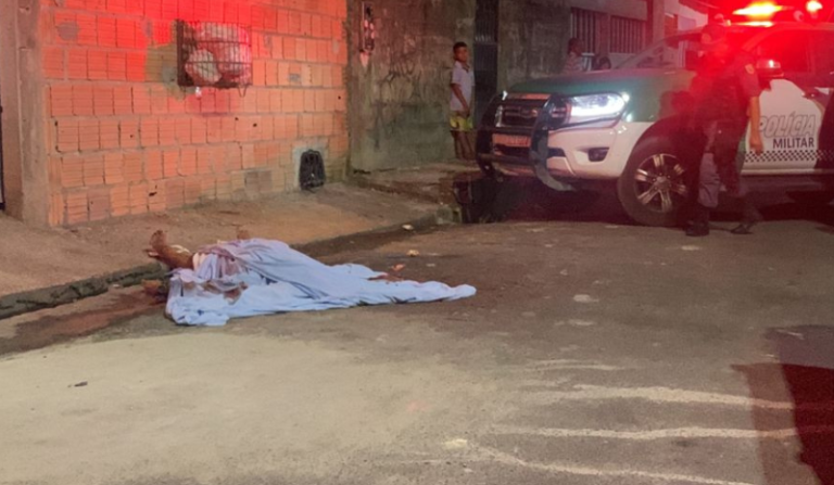 Mulher é executada a tiros enquanto se dirigia a um mercadinho, em Manaus