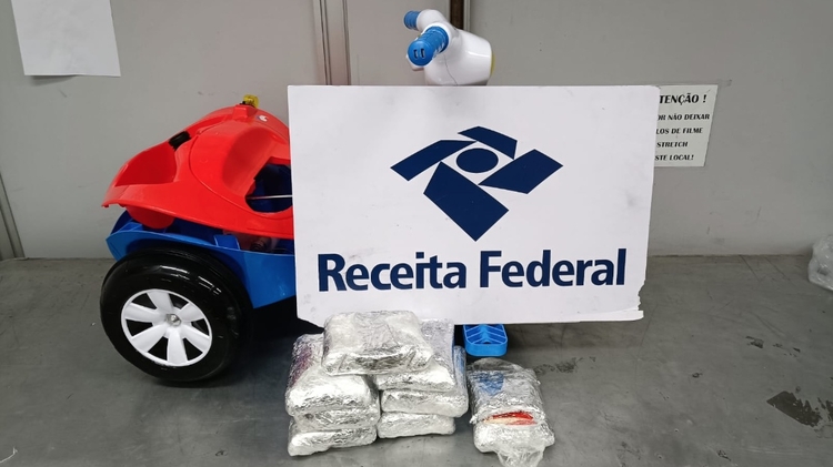 Cocaína é encontrada dentro de velocípede em aeroporto de Manaus