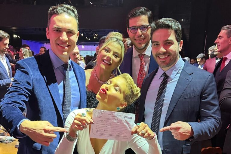Trio compra “experiência completa” com Virginia Fonseca, esposa de Zé Felipe, por R$ 735 mil
