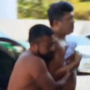 VÍDEO: Criminosos atiram em dono de lan house durante assalto em Manaus