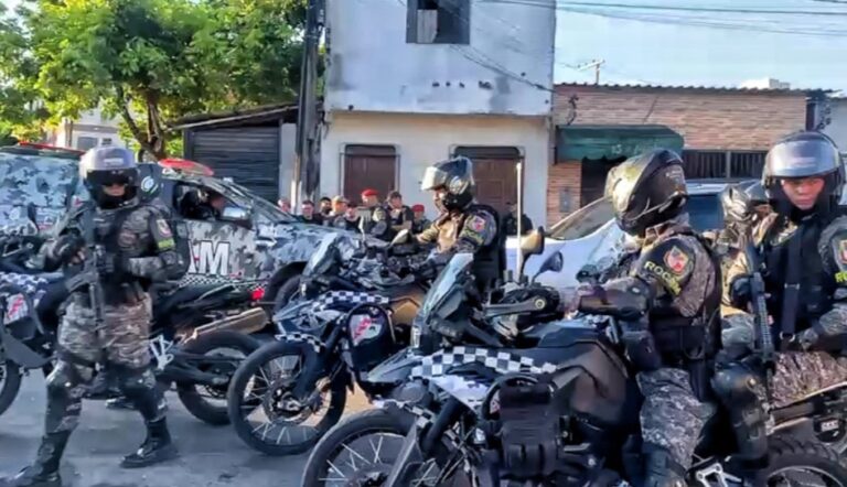 Com apoio até de helicóptero, Polícia deflagra megaoperação para cumprir mandados em Manaus