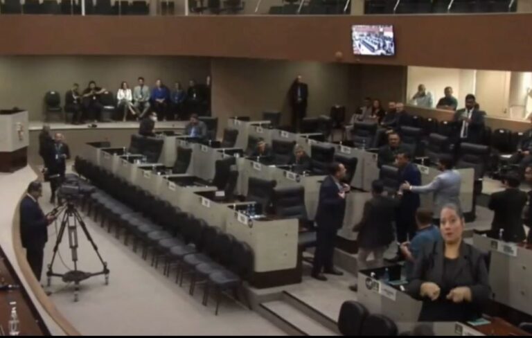 VÍDEO: discussão entre vereadores por causa de Lula quase acaba em agressão física