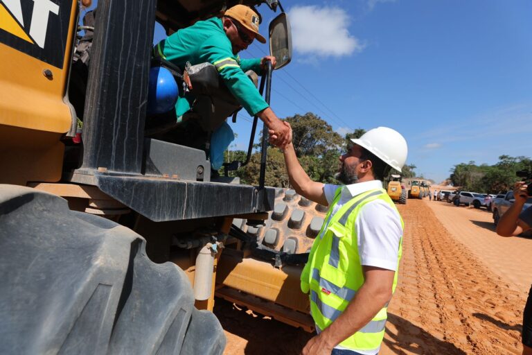 Obras da rodovia AM-010 passam por vistoria