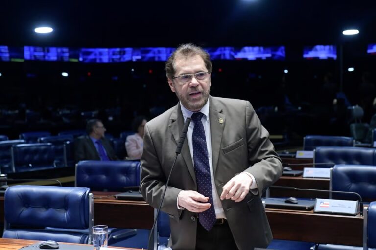 Plínio Valério: “A reforma tributária tira autonomia dos estados”