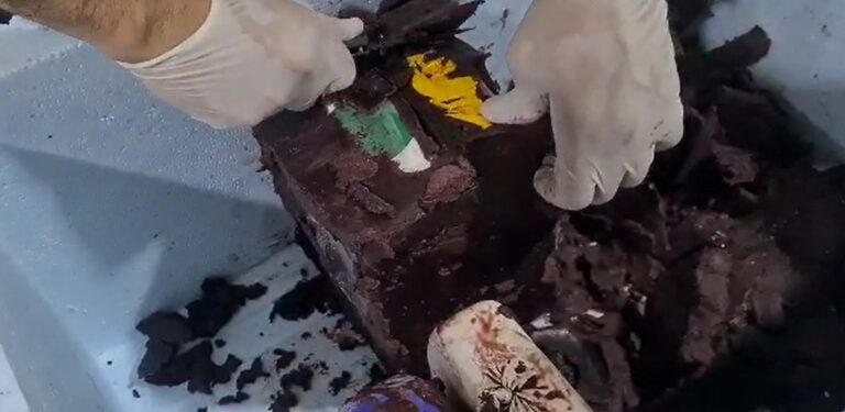 VÍDEO: Após denúncia, “supermaconha” é encontrada em polpas de açaí, em Manaus