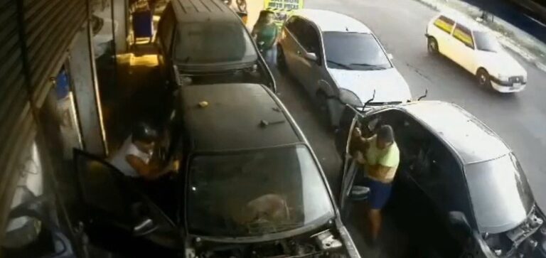 VÍDEO: Borracheiro leva tiros na cabeça enquanto trabalhava, em Manaus