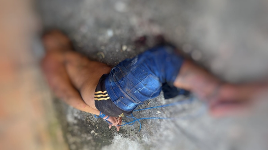 Prestes a morrer, homem é salvo de suposto “tribunal do crime”, em Manaus