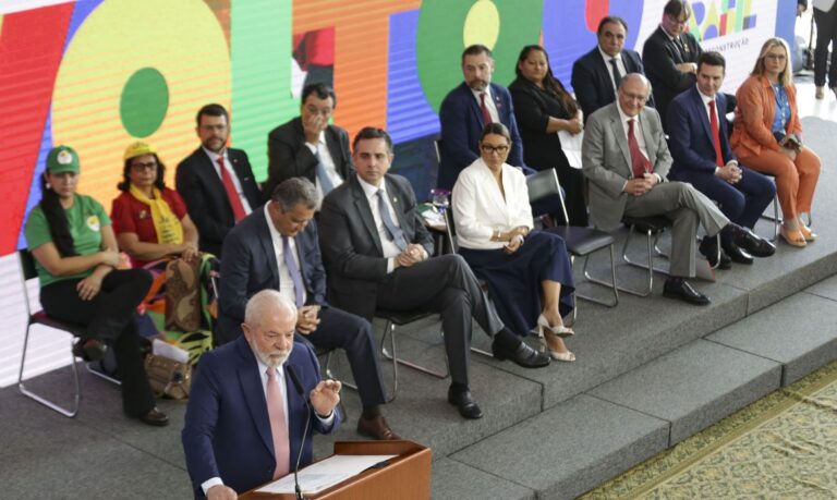Lula sanciona retomada do Minha Casa, Minha Vida, com novas regras