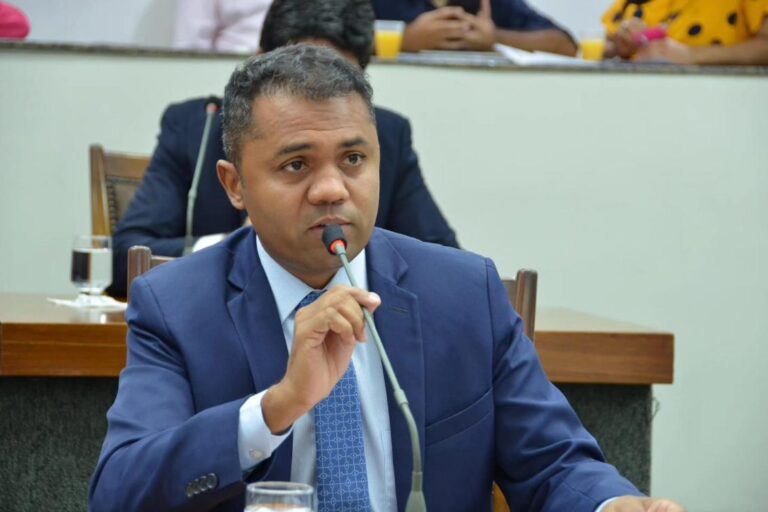 Deputado Moisemar Marinho assume secretaria no governo e vereador em Palmas assumirá vaga na ALE TO