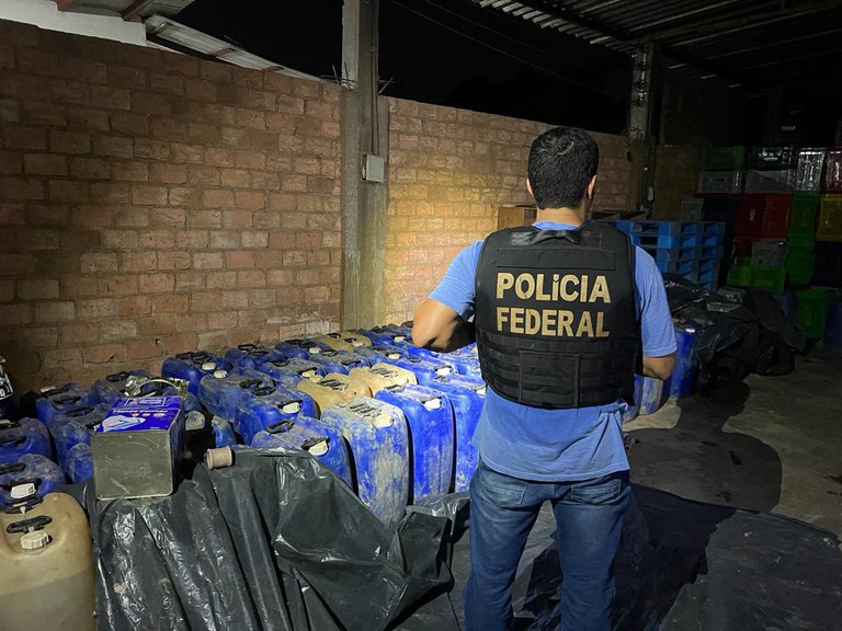 PF apreende R$ 3,2 milhões dentro de sacos de lixo em Roraima
