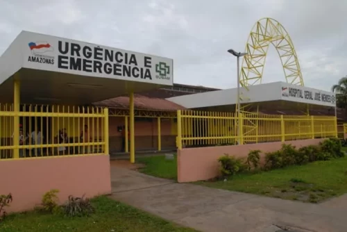 Criança de 1 ano cai de arquibancada de 5 metros durante rodeio, no AM