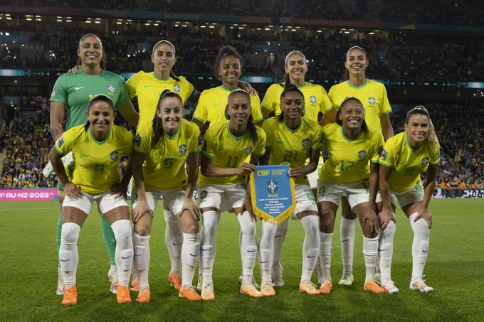 Brasil enfrenta Jamaica precisando de vitória para chegar às oitavas
