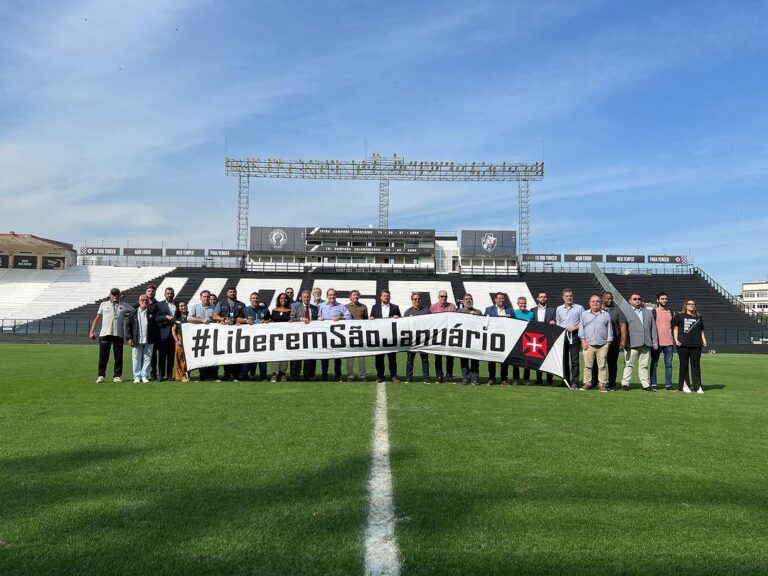 Vasco faz manifesto em prol de São Januário