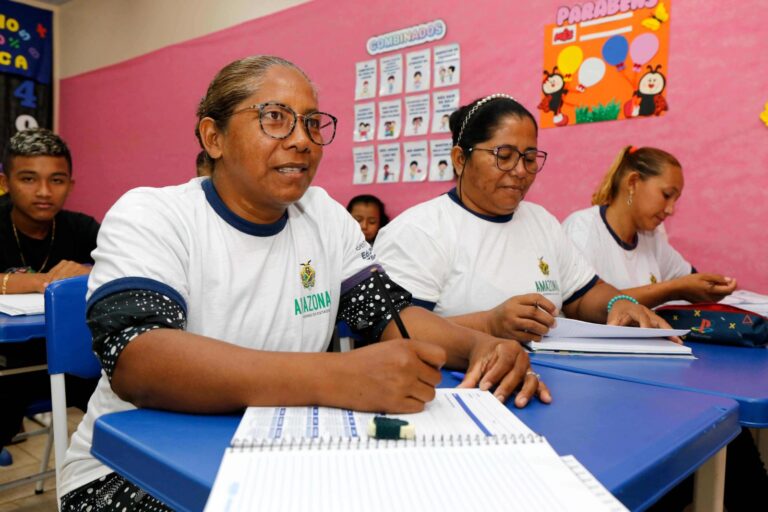 Matrícula de novos alunos do EJA iniciam nesta sexta-feira no AM