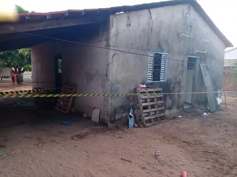 No norte do Tocantins, incêndio destrói móveis e casa é interditada