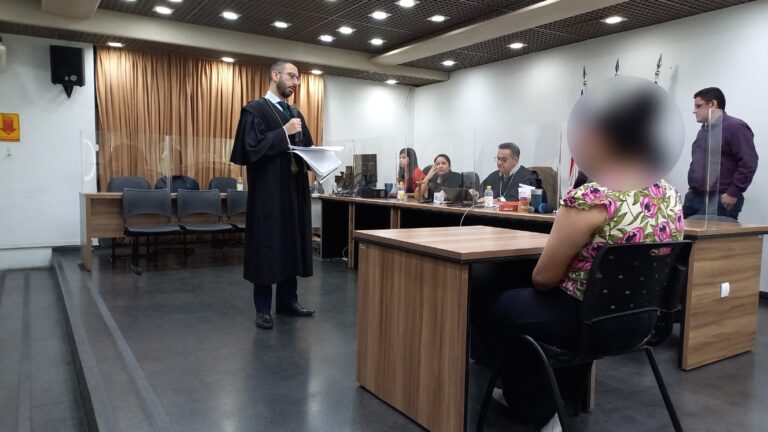 Em Manaus, Justiça condena mulher acusada de mandar matar mãe de criação a mais de 17 anos de prisão