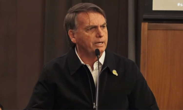 Bolsonaro diz em rádio que hacker Walter Delgatti está "fantasiando" na CPI