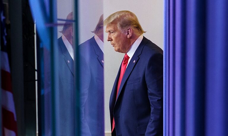 Trump participa de audiência em tribunal sobre caso dos documentos secretos