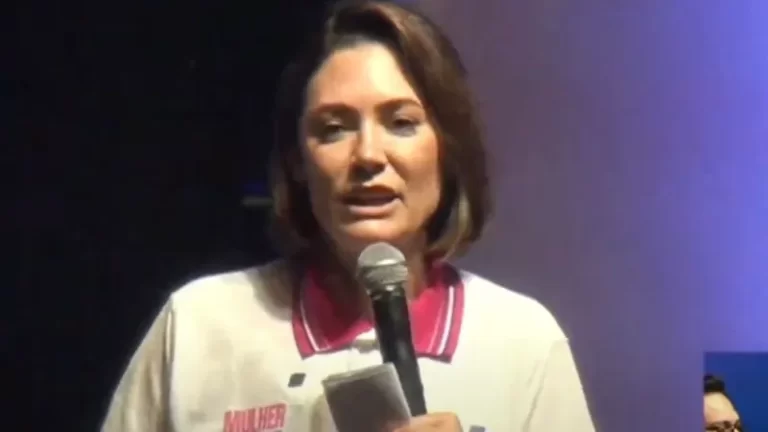 Michelle Bolsonaro ironiza investigação sobre joias e diz que vai lançar "Mijoias"