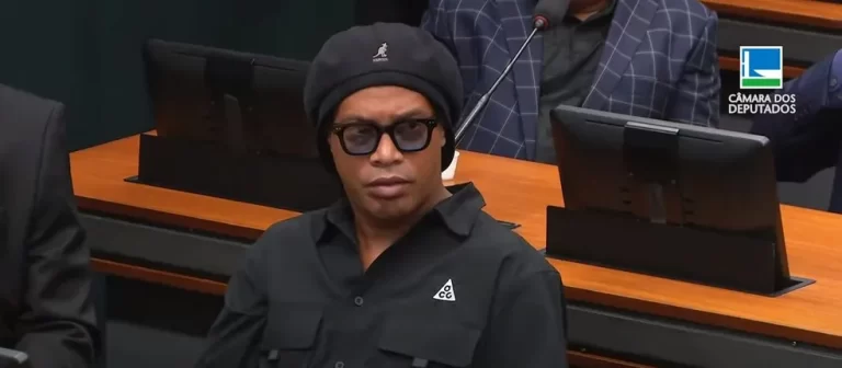 Ronaldinho Gaúcho se diz vítima e fica em silêncio na CPI das Criptomoedas