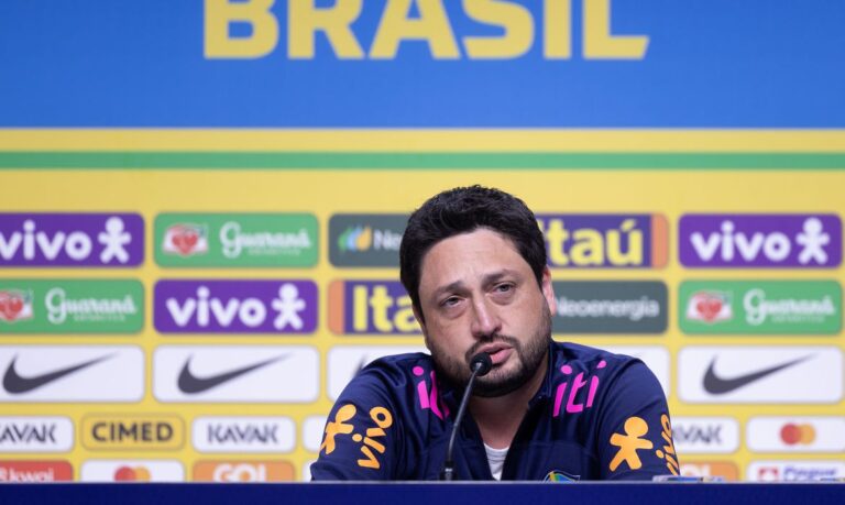 CBF anuncia novo técnico da seleção brasileira feminina