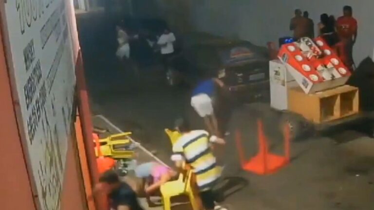 VÍDEO: Câmeras flagram momento em que homem invade bar e mata ex-namorada, no MA