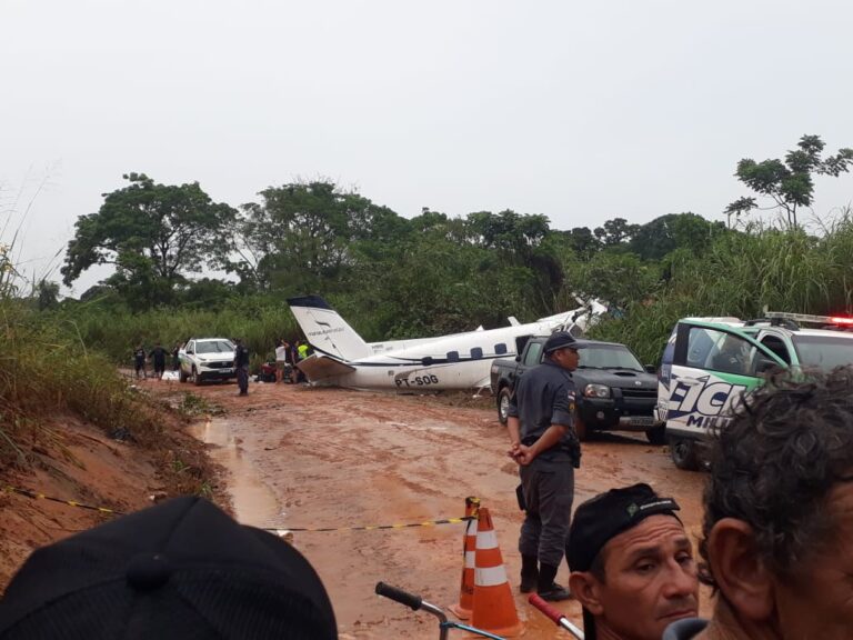 Chuva fez 2 aeronaves desistirem de pousar antes de acidente em Barcelos, no AM