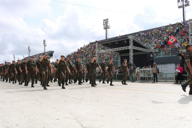 Desfile Militar ocorre nesta quinta-feira (7) no Sambódromo