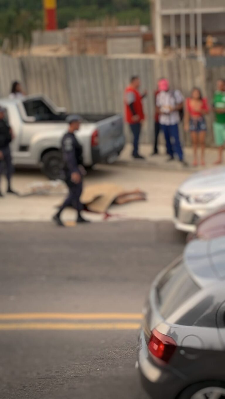 VÍDEO: Em Manaus, homem é morto a tiros enquanto caminhava em avenida