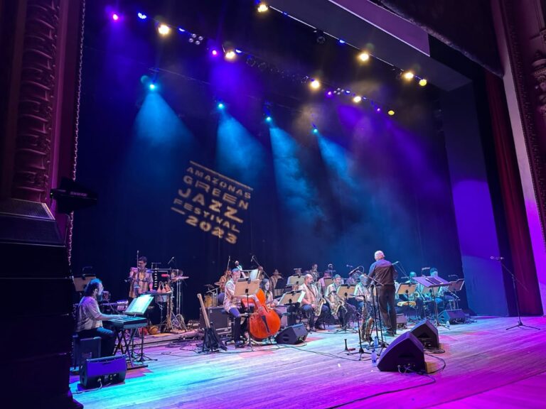 Teatro Amazonas recebe espetáculo gratuito de jazz, música caribenha e concurso de salsa
