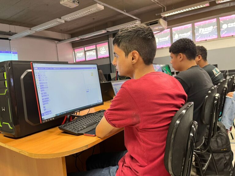 Prefeitura de Manaus divulga lista de selecionados em curso de informática básica