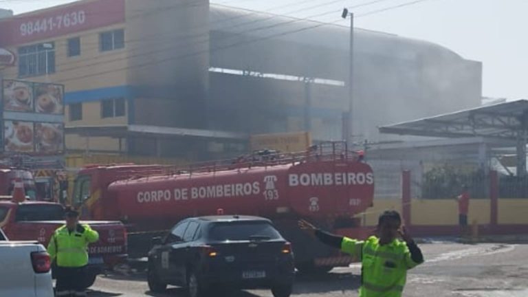VÍDEO: Incêndio atinge loja de bolos em Manaus