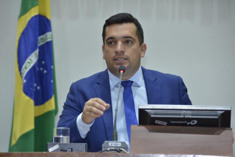 Entrevista: “Não sou pré-candidato a prefeito de Gurupi”, afirma Gutierres Torquato Entrevista: “Não sou pré-candidato a prefeito de Gurupi”, afirma Gutierres Torquato