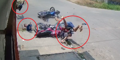 VÍDEOS: Motocicletas colidem em cruzamento e criança é lançada ao chão, no AM