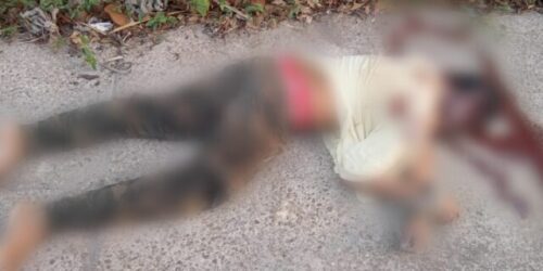 Corpo é jogado em calçada com mãos as amarradas e com tiros na cabeça, em Manaus Corpo é jogado em calçada com mãos as amarradas e com tiros na cabeça, em Manaus