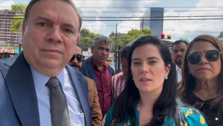 VÍDEO: Presidente da OAB-AM apoia advogada comparada com cadela por promotor