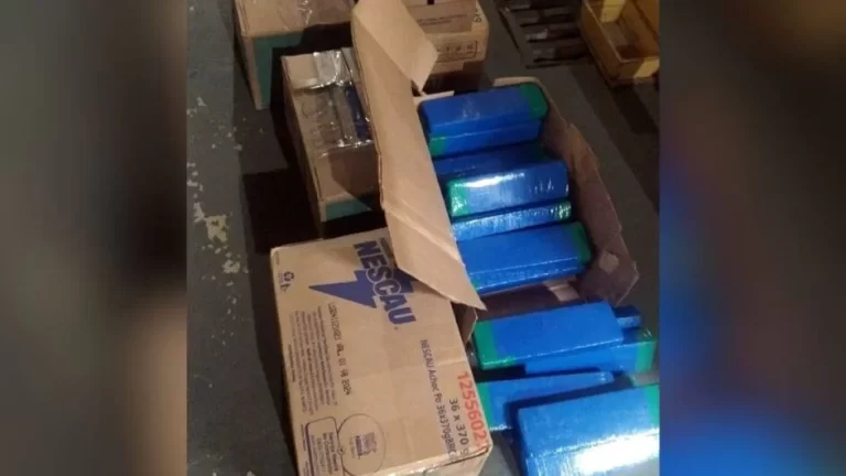 PRF apreende 108 quilos de maconha em caixas de achocolatado em Mafra