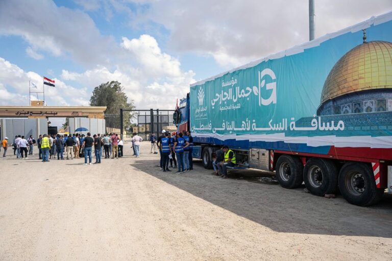 Israel autoriza a entrada de ajuda humanitária pela fronteira com o Egito