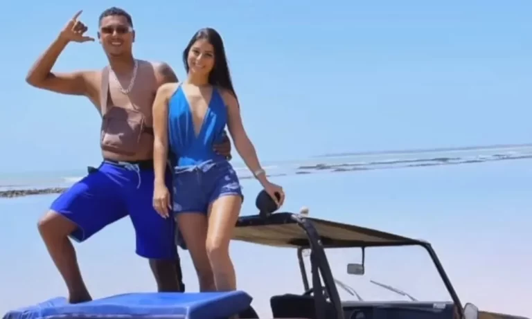 Casal é achado morto com marcas de tiros e bilhete com referência a facção, na Bahia