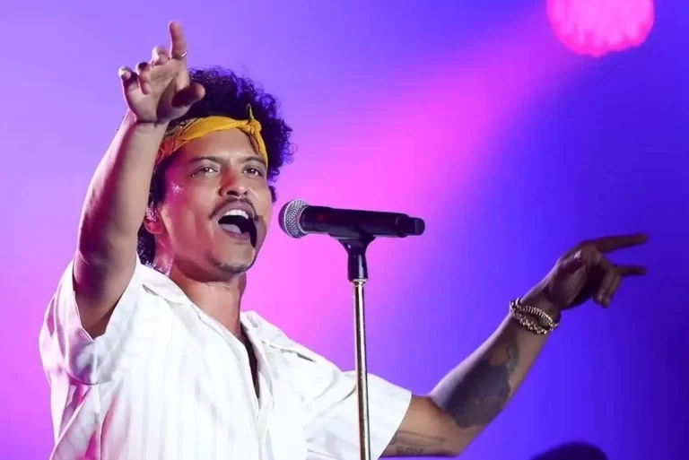 Bruno Mars está em Israel em meio a bombardeios; show é cancelado