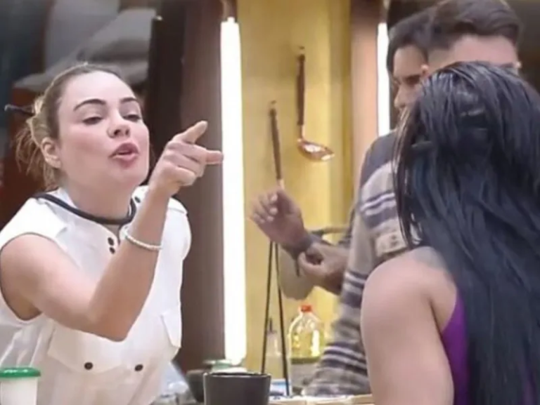VÍDEO: Rachel Sheherazade é expulsa de ‘A Fazenda 15’ após agressão