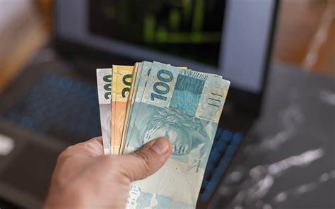 Brasileiros ainda não sacaram R$ 7,41 bi de valores a receber