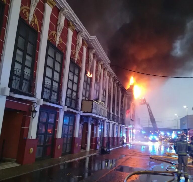 VÍDEO: Sobe para 13 o número de mortos em incêndio em boate da Espanha