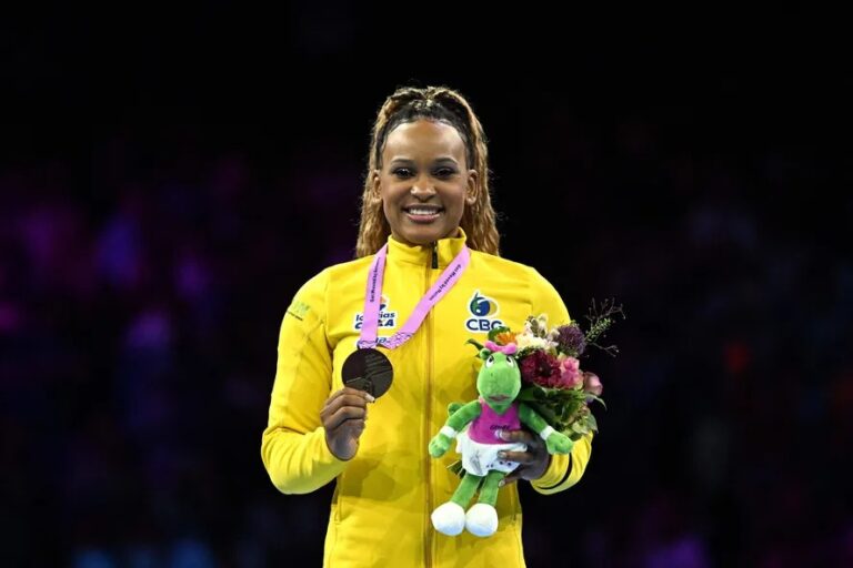 Rebeca Andrade conquista ouro no Mundial de Ginástica Artística