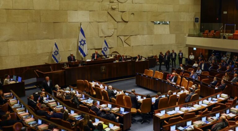 VÍDEO: Parlamento de Israel tem reunião suspensa após sirenes soarem em Jerusalém e Tel Aviv