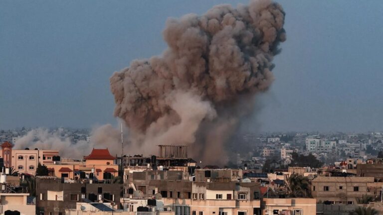 Ataque a hospital de Gaza causa pelo menos 500 mortes, diz ministério palestino