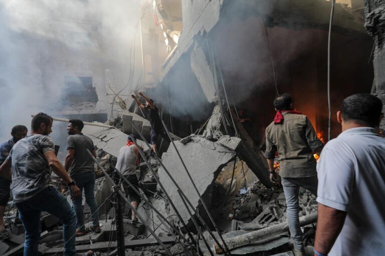 Palestinos que se deslocarem para o sul de Gaza receberão ajuda humanitária, anuncia Israel