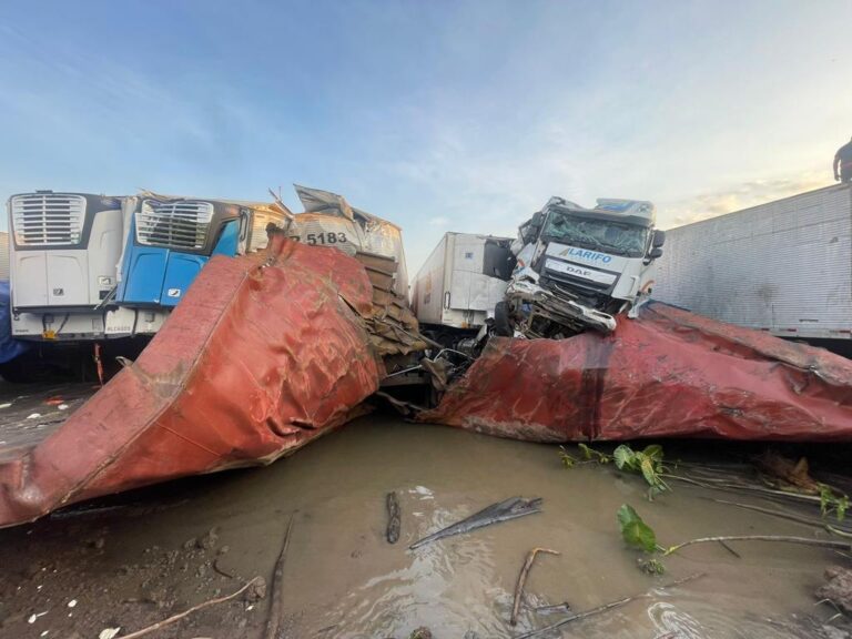 Acidente: Balsa é atingida por navio no Rio Uriboca no Pará