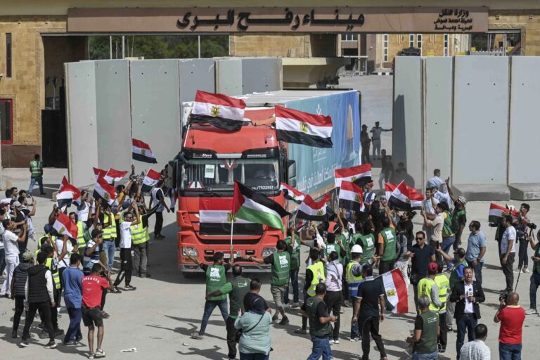 GAZA: Mais caminhões atravessam o Egito com apoio humanitário nesta segunda (23)