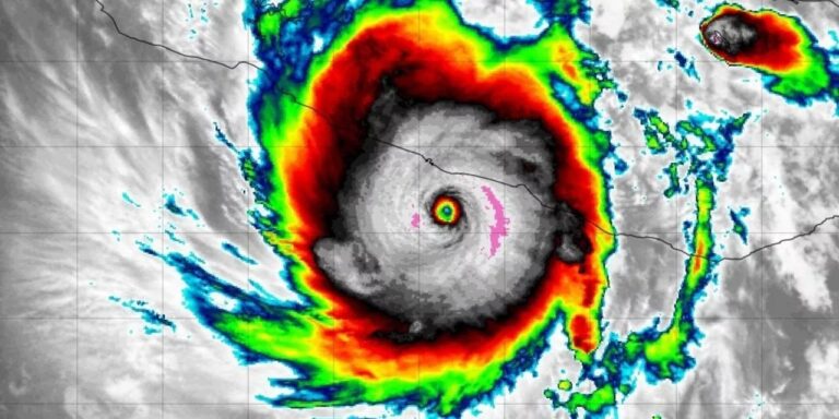 VÍDEOS: Furacão Otis atinge o México com ventos de até 265 km/h
